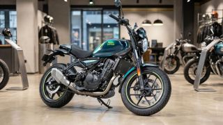 ‘Huyền thoại côn tay’ mới của Anh Quốc ra mắt với giá rẻ, thiết kế khác Yamaha Exciter và Honda Winner R, có ABS 2 kênh