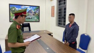 Chỉ vì mâu thuẫn nhỏ trong bữa ăn, người đàn ông ở Quảng Ninh dùng bát sứ đập mặt bạn