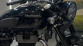Honda chính thức ra mắt ‘huyền thoại côn tay’ mới giá 63 triệu đồng: Thiết kế cổ hơn Honda Winner R
