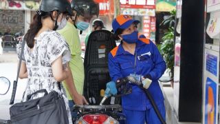 Cập nhật giá xăng dầu chiều 29/10 sau điều chỉnh: Đồng loạt tăng, xăng E10 tăng mốc mới, 1 mặt hàng vượt 30.000 đồng