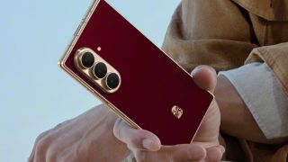 Samsung trình làng W27 với thiết kế gập sang trọng, mỏng nhẹ đáng kinh ngạc giá cao hơn cả Galaxy Z Fold 8 Ultra