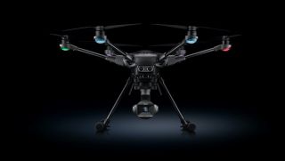 Leica hợp tác với hãng drone Trung Quốc, ra mắt dòng Typhoon H3  