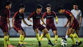 Cầu thủ Trung Quốc bị cấm về nhà vì virus corona