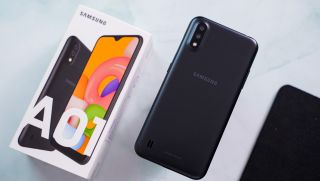 Mở hộp Galaxy A01: Snapdragon 439, thiết kế đẹp giá 2.8 triệu