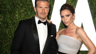 Bà xã Beckham khiến dư luận phẫn nộ vì giàu mà còn đi xin tiền chính phủ