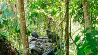 Toyota Fortuner mất lái rơi xuống vực, 7 người thương vong