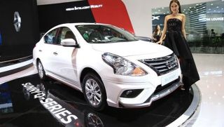 Khuyến mãi chồng chất, đối thủ Honda City rẻ chưa từng thấy trong tháng 'cô hồn'