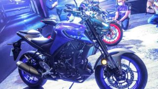 ‘Cao thủ bóng đêm’ Yamaha MT-25 ra mắt, càn quét cực mạnh Honda CB250R