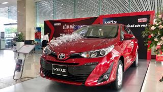 Hyundai Accent 2021 vừa chốt giá bán, Toyota Vios đã nhận ngay ưu đãi cực hấp dẫn từ đại lý