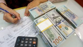 Tỷ giá USD 25/12: Đồng USD giảm mạnh, nước Mỹ chìm trong sắc đỏ