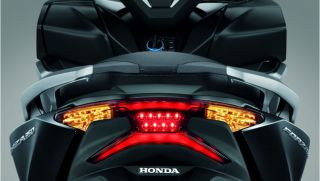 'Đàn anh' Honda SH về đại lý với giá bán hấp dẫn, thiết kế và trang bị xứng tầm 'vua tay ga'
