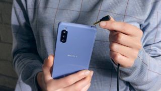 Sony Xperia 10 III mở đặt hàng sớm tặng kèm tai nghe chống ồn khủng