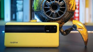 Phiên bản kế nhiệm của Realme GT 5G sẽ trang bị cấu hình khủng nhất với chip Snapdragon 895