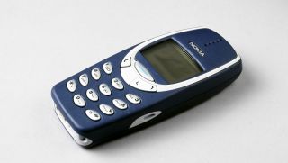 Nokia 3310 nằm bốn ngày trong bụng của một tù nhân 