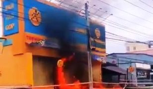 Trà Vinh: Một cửa hàng Điện máy xanh bị đốt cháy, thiệt hại hàng trăm triệu đồng