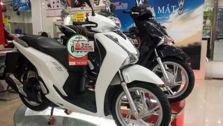 Giá xe Honda SH 2021 biến động mạnh cuối tháng 11, khách Việt bất ngờ với mức giá tại đại lý