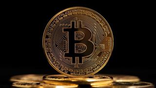 Giá Bitcoin tiếp tục vượt mốc hơn 50.000 USD