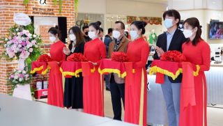 Sony khai trương Sony Center tại Hà Nội: Nơi trải nghiệm và mua sắm đồ công nghệ mới của giới trẻ
