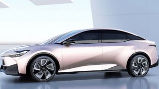 ‘Kẻ ngáng chân’ Toyota Camry 2022 lộ mặt: Thiết kế tương lai, trang bị xịn sò bậc nhất!
