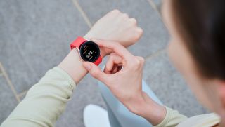 Samsung Galaxy Watch4 tại Việt Nam nhận bản cập nhật mới, hỗ trợ đo huyết áp và ECG