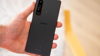 Sony Xperia 1 IV hé lộ loạt thông số quan trọng, hứa hẹn cho iPhone 13 Pro Max 'khóc nhè'