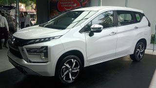 Cận cảnh Mitsubishi Xpander 2022 tại đại lý, có ưu đãi và giá lăn bánh 'làm khó' Toyota Veloz Cross