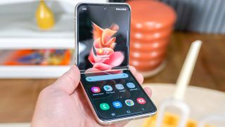 Samsung thử nghiệm màn hình OLED gập mới tại Việt Nam, hứa hẹn sẽ ra mắt smartphone màn gập giá rẻ