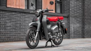 Honda Super Cub C125 bản đen nhám có giá cao nhờ biển số ngũ quý 9