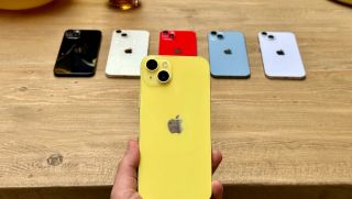 iPhone 14 màu vàng chuối về Việt Nam với giá rẻ bất ngờ khiến khách Việt xỉu up, xỉu down