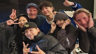 Phát sốt trước hình ảnh Taeyang (BIGBANG) thân thiết với Jennie, Lisa và Park Bo Gum