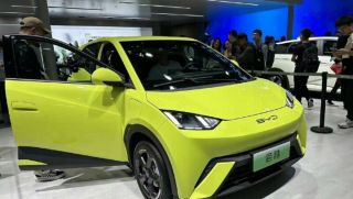 Tin xe 19/4: Khách Việt phát sốt trước mẫu ô tô điện giá rẻ mới, bán được 10.000 xe chỉ trong 1 ngày