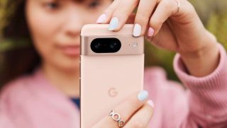 Google ra mắt dòng Pixel 8, hiệu năng mạnh, camera xịn sò tự tin đối đầu với iPhone 15