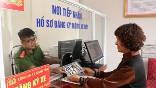 Từ tháng 10/2023: Nếu thiếu loại thẻ này khi tham gia giao thông sẽ phải nộp gấp đôi lệ phí, người dân đặc biệt chú ý