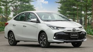 Toyota Vios giảm giá cực mạnh trong tháng 11: Thêm ưu đãi 100% lệ phí trước bạ, quyết đấu Accent, City