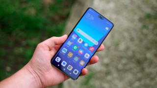 Xả kho Xiaomi 13 Lite 5G: Đại lý chào bán loạt smartphone tầm trung giá rẻ nhất trong năm