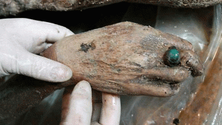 Phát hiện thi thể cặp đôi nam nữ khoảng 500 năm tuổi với phần da dẻ vẫn đàn hồi, còn nguyên vẹn móng tay