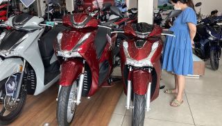 Giá xe máy Honda, Yamaha giảm 'sập sàn' trước Tết: SH, Vision rẻ kỷ lục, Exciter hạ 5 triệu đồng