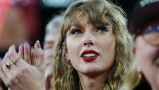 Ảnh Deepfake nhạy cảm của Taylor Swift lan truyền, Twtter/X chặn tìm kiếm liên quan