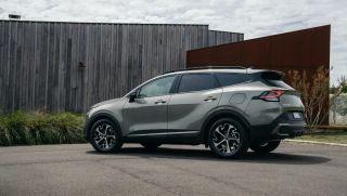 Đẩy Mazda CX-5 và Honda CR-V vào quên lãng, Kia ra mắt 'tân binh' SUV hybrid cỡ C giá 710 triệu đồng