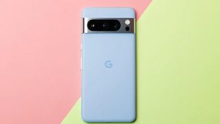 Google Pixel 8a lộ diện: Màn hình lớn như iPhone 15, camera xịn như Galaxy S24 Plus, thời lượng pin hơn 24 giờ