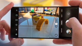 Galaxy S23 Ultra giảm giá hơn 10 triệu đồng,vua Android 2023 vẫn đang áp đảo iPhone 15 Pro Max