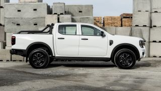 ‘Vua bán tải’ Ford Ranger 2024 phiên bản ‘quái thú bóng đêm’ ra mắt: Thiết kế siêu ngầu, giá hấp dẫn