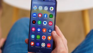Quên Galaxy S24 Ultra đi, đây là siêu phẩm smartphone AI màn lớn giá rẻ ấn tượng nhất hiện nay