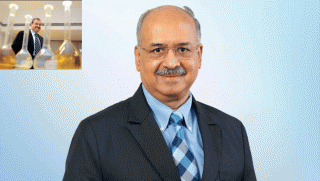 Thân thế vị tỷ phú bao trọn 4.500 nhân viên đến Việt Nam du lịch: Giàu thứ 5 Ấn Độ, thứ 69 thế giới