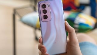 OPPO Reno12 Pro 5G giá rẻ hơn Galaxy S24, màn to như iPhone 15 Pro Max, thiết kế cực bắt mắt, tính năng AI thông minh