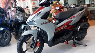 Bảng giá xe Honda Air Blade 2025 cuối tháng 10/2024 giảm cực sâu, hút khách Việt vì giá rẻ như 'cho'