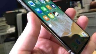 Tạm biệt vết loang: Cách xử lý màn hình iPhone bị chảy mực hiệu quả