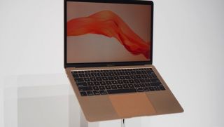 MacBook Air 2017 rớt giá mạnh chỉ hơn 8 triệu: Thiết kế sang trọng miễn chê, hiệu năng đỉnh nóc kịch trần