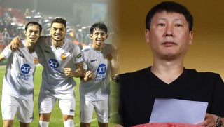 HLV Kim Sang Sik gạch tên nhà vô địch V.League, mở đường đón 'cơn lốc đường biên' lên ĐT Việt Nam