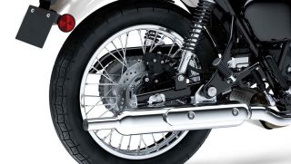 ‘Huyền thoại côn tay’ 230cc của Nhật chính thức mở bán: Đẹp lấn át Honda Winner X và Exciter, giá mềm
